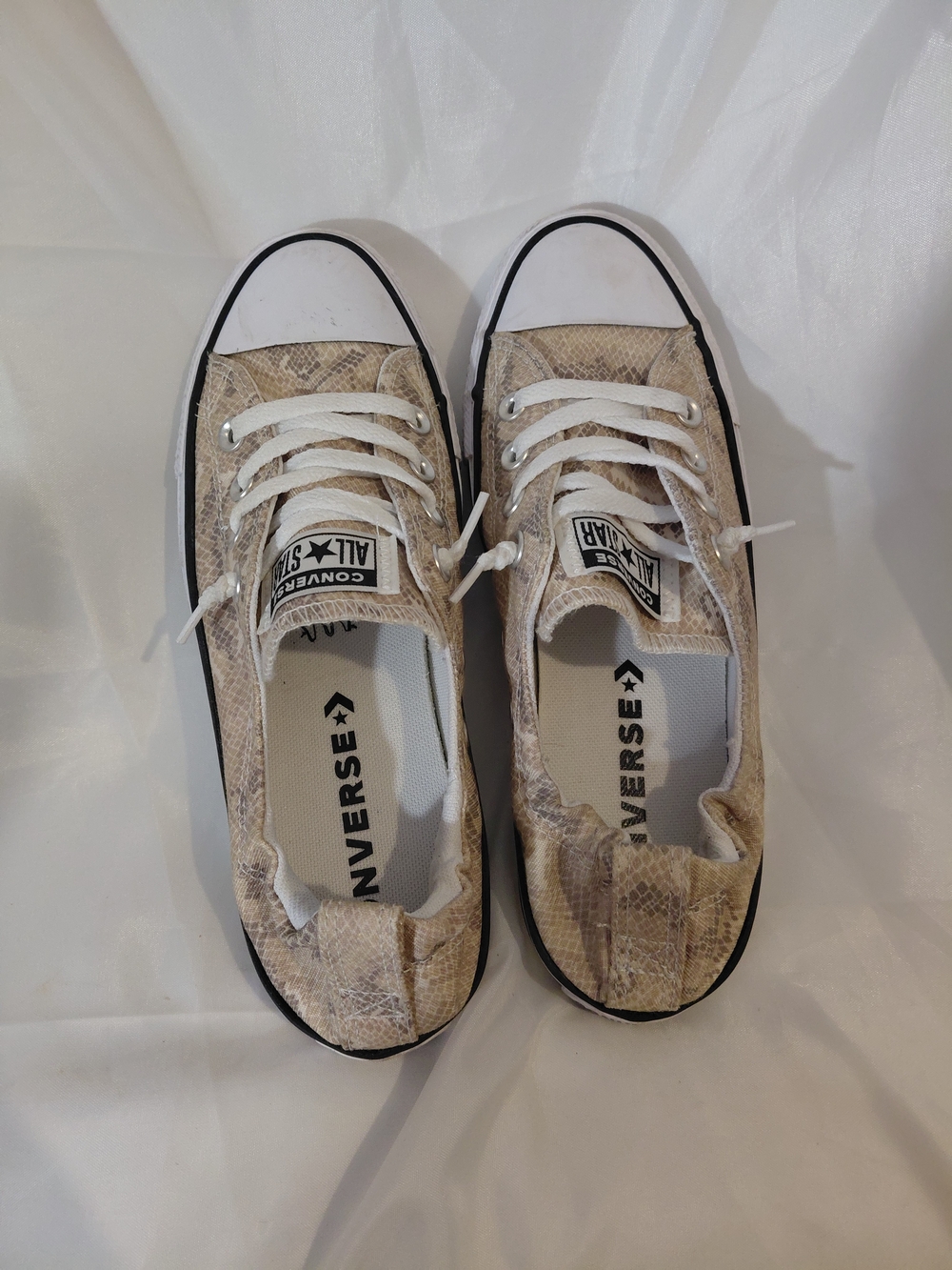 Converse Low Top Sneakers in Beige Snake Print and White